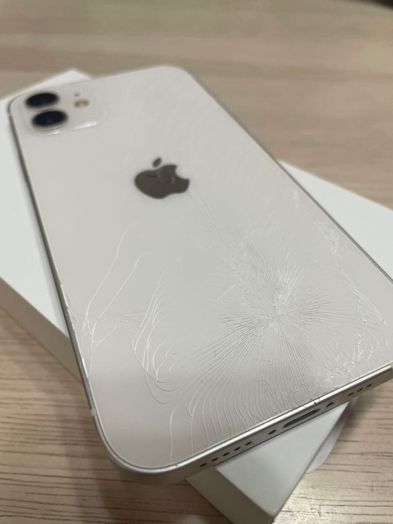 ジャンク】iPhone12 64GB SIMフリー 背面割れ バッテリー72% - メルカリ