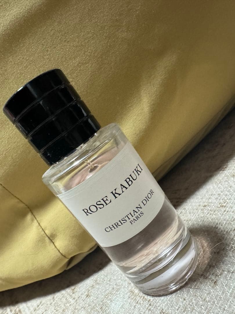 クリスチャン・ディオール ROSE KABUKI 香水 Rose Kabuki: Unisex Eau de Parfum with Floral Notes| DIOR VN