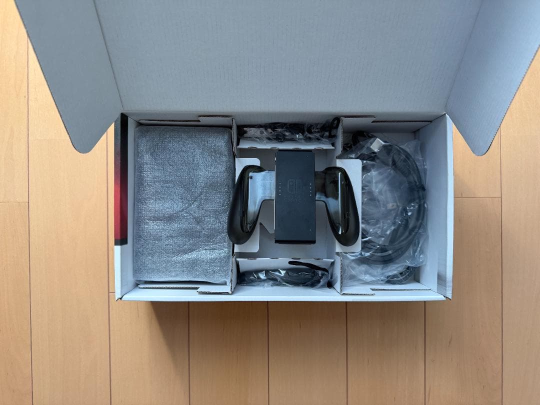 めぐみるく様専用】任天堂Switch1 本体＋増設Joy-Con2個 - Nintendo