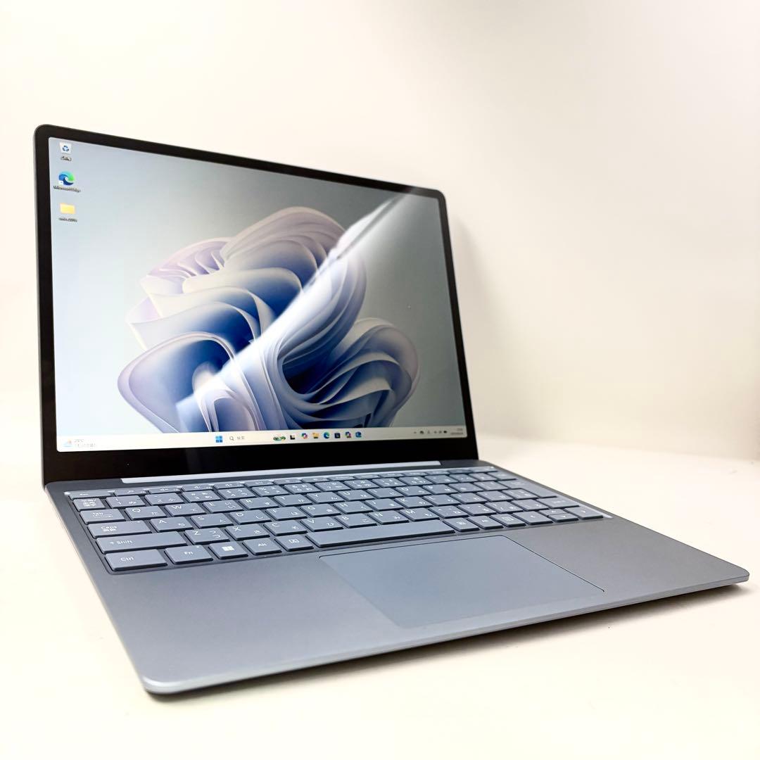 使用感少ない極上品！Surface Laptop Go3バッテリー良好！オフィス Surface Laptop Go 3を購入(12.4 インチ、タッチスクリーン、i5