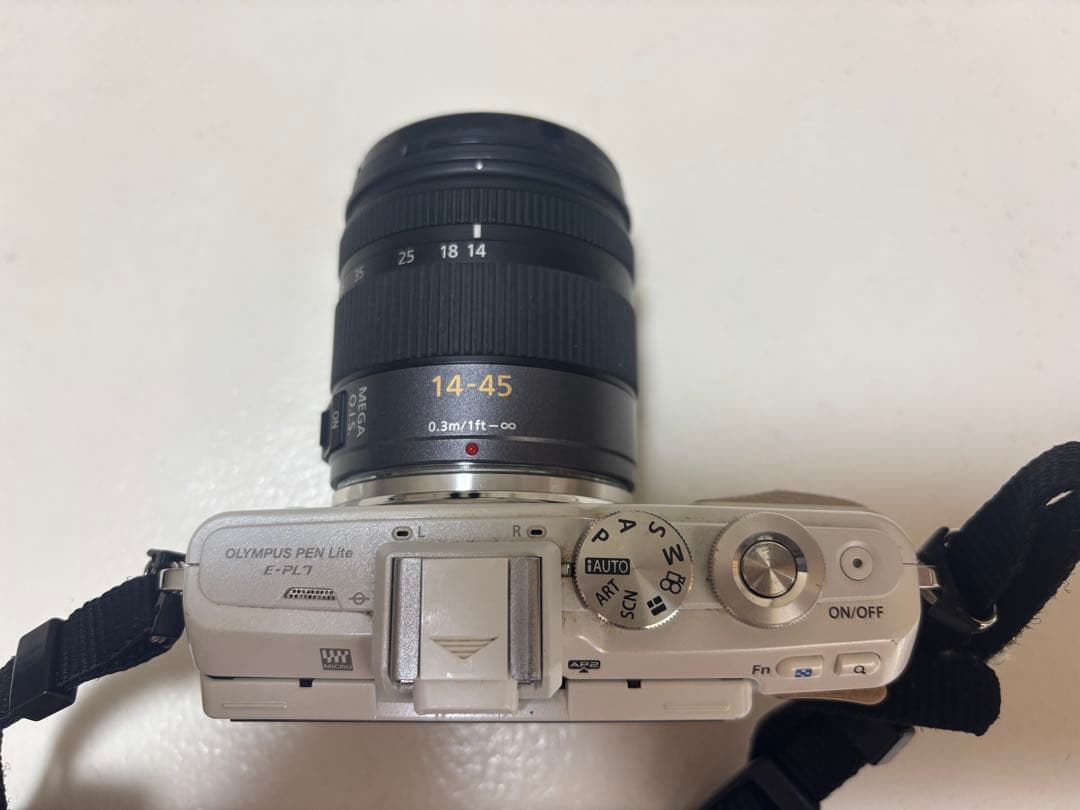 値下げ！OLIMPAS PEN Lite E-PL7 中古品 レンズLUMIX - メルカリ