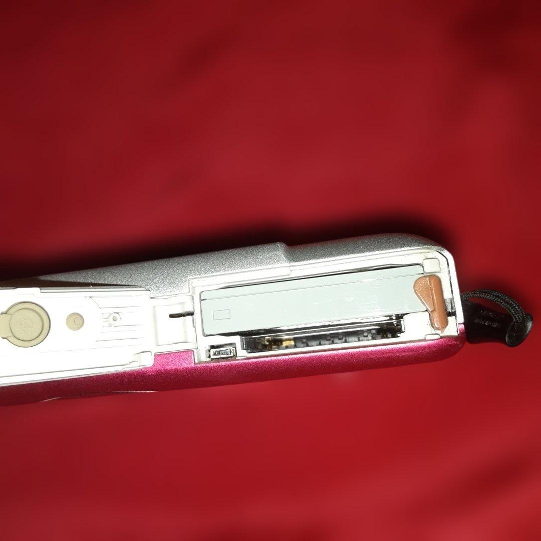 IXY DIGITAL 110is AiAF 10.0MEGA PIXELS本体