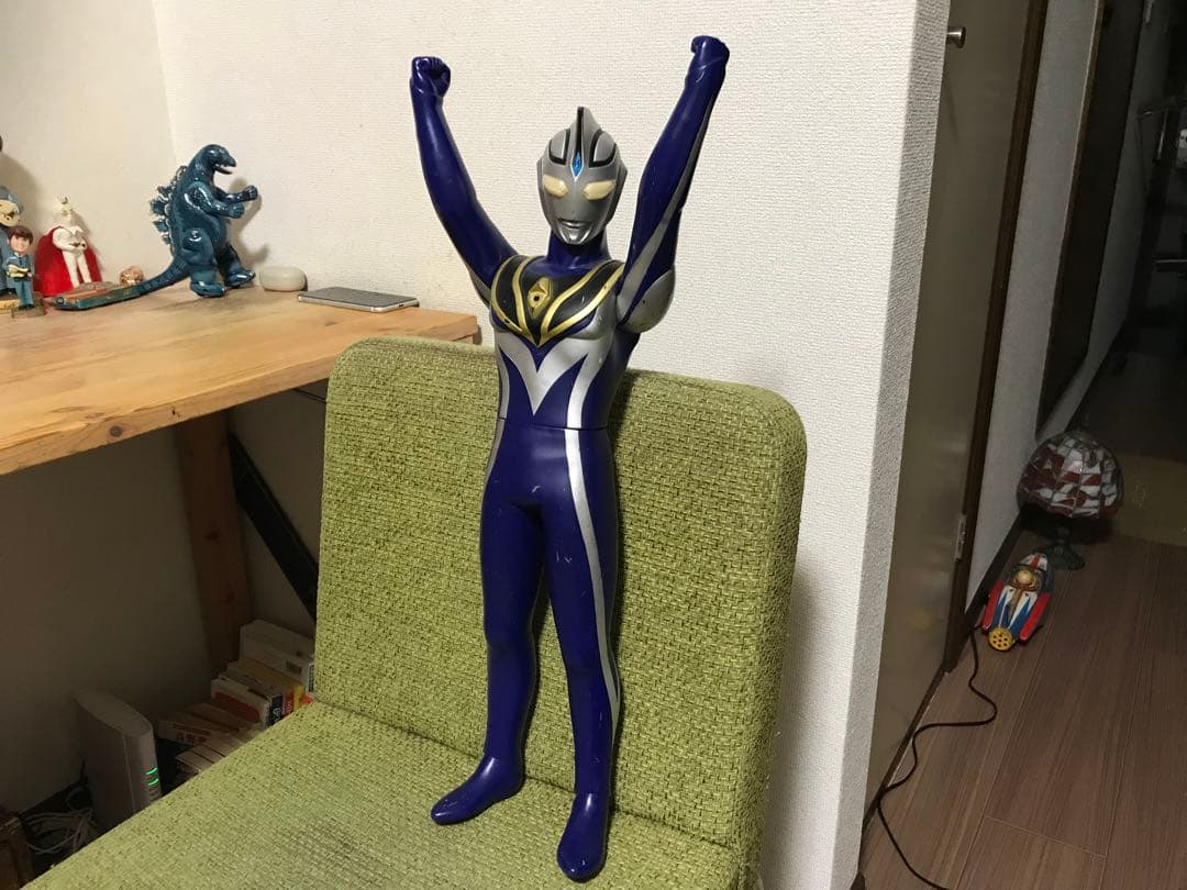 ウルトラマン アグル身長巨大な50cmソフビバンダ日本製ですの通販はau