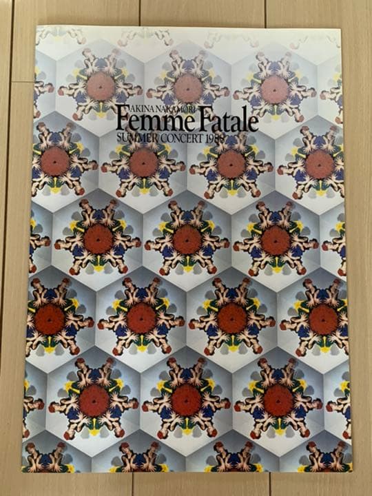 大幅値下げして再出品。当時モノ多数 限定商品 中森明菜レアグッズ多数