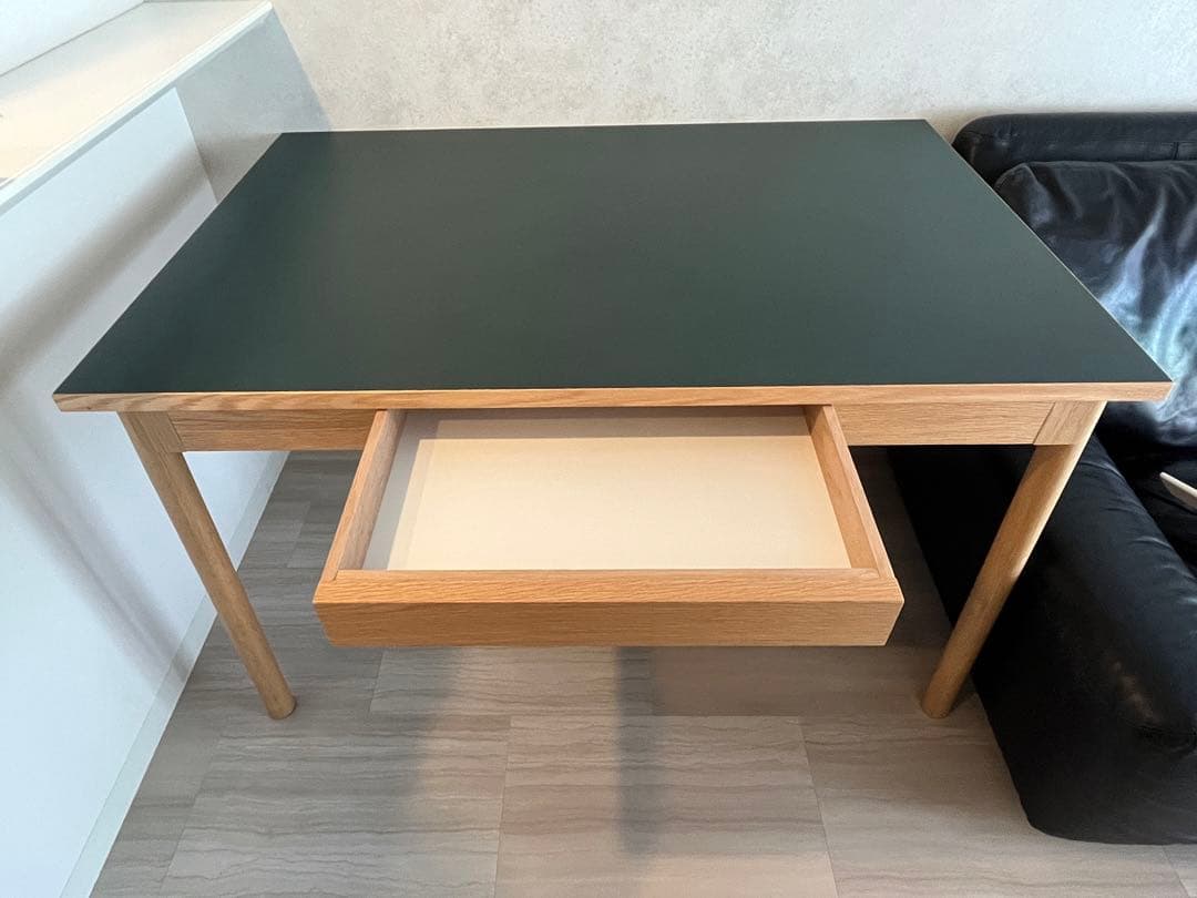 IDEE STILT TABLE 1200 Green Black - メルカリ