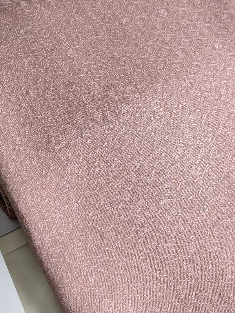 正絹老舗伊と幸色無地宝尽くし文様色無地一つ紋 - メルカリ