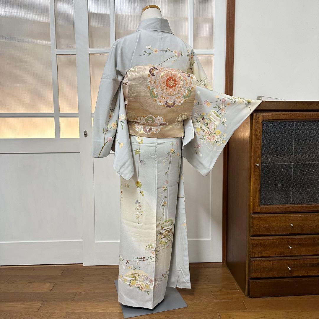 し*ず様 付下げ 袷 正絹 薄雲鼠色・薄黄色 暈し 貝桶・檜扇 身丈168裄7