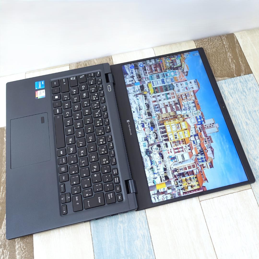 10コアCPUで最新モデルと同じデザインの超軽量バリ速モバイル✨