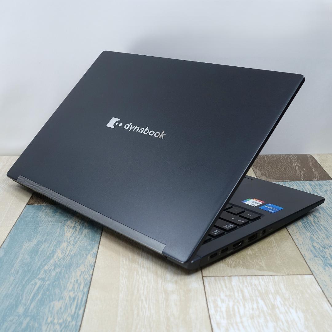 10コアCPUで最新モデルと同じデザインの超軽量バリ速モバイル✨