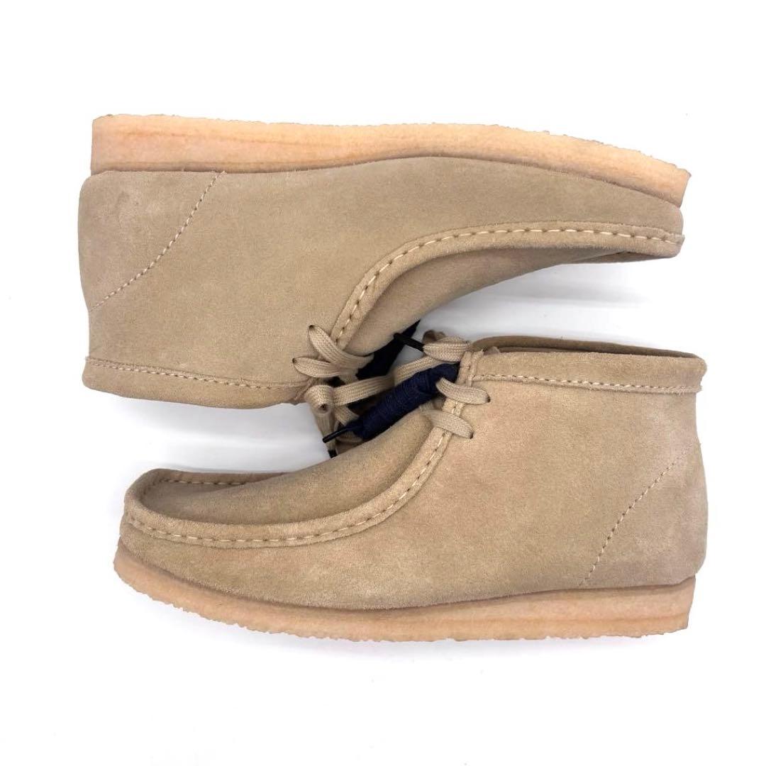 ✨新品✨クラークス　ワラビー　スエード　ベージュ　27.5cm　替え紐　箱付き