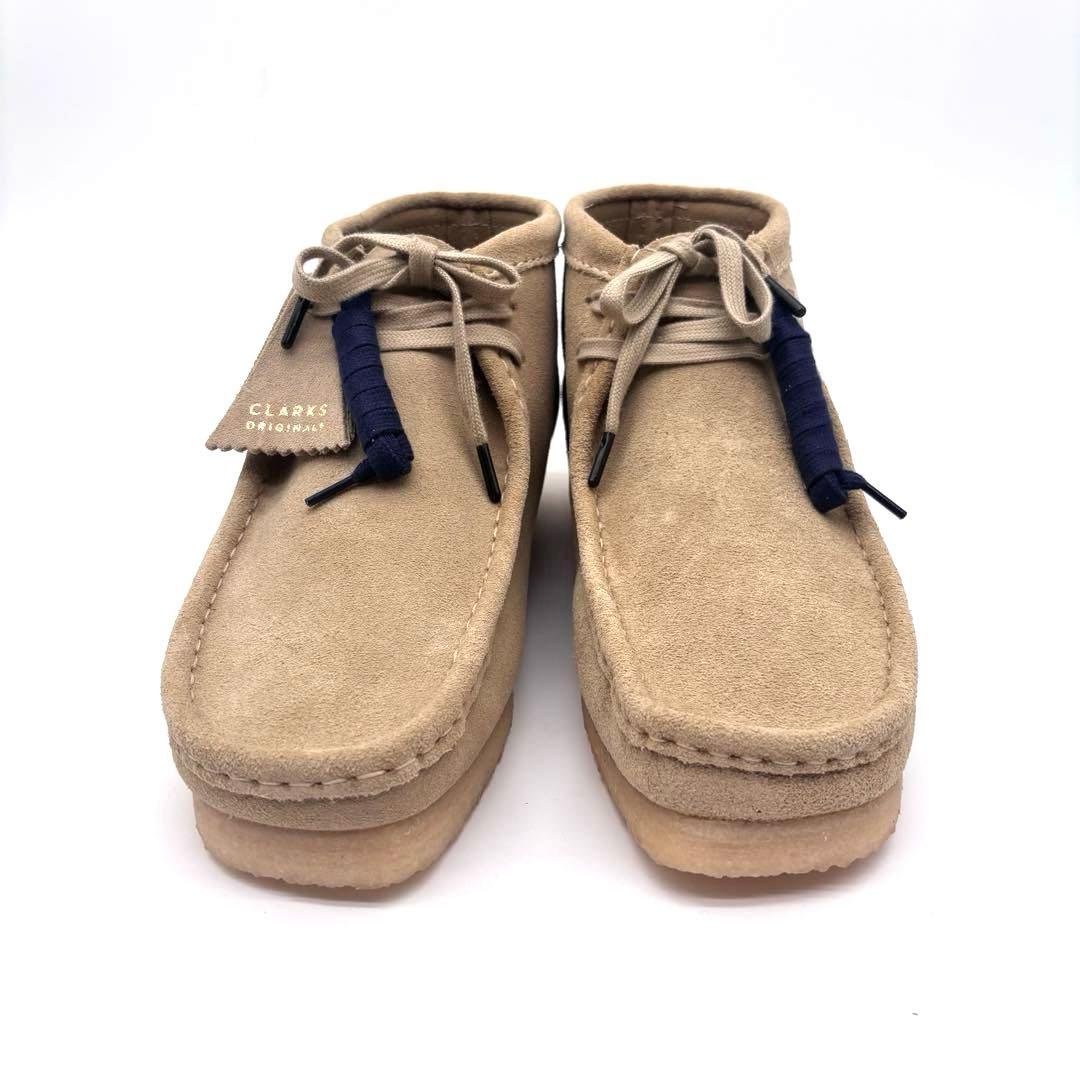 ✨新品✨クラークス　ワラビー　スエード　ベージュ　27.5cm　替え紐　箱付き