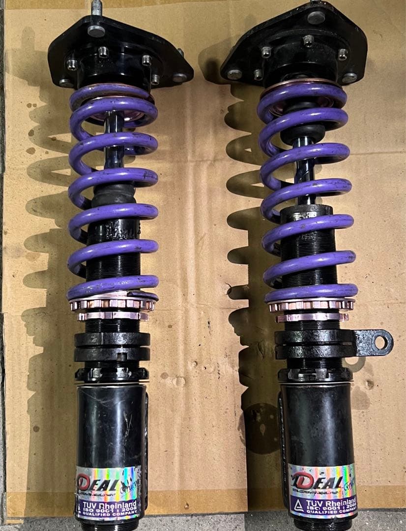 ピース　30プリウス　車高調　フロント ZVW30 プリウス 車高調取付け ブッシュ1G締め直し 四輪