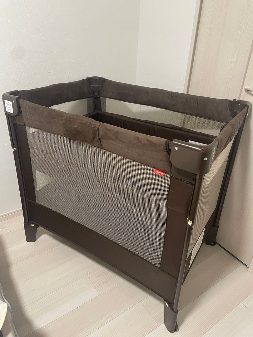 ココネル エアープラス 折り畳みベビーベッド　ブラウン　チョコレート Amazon.co.jp: アップリカ(Aprica) 折り畳みミニベビーベッド ココネル