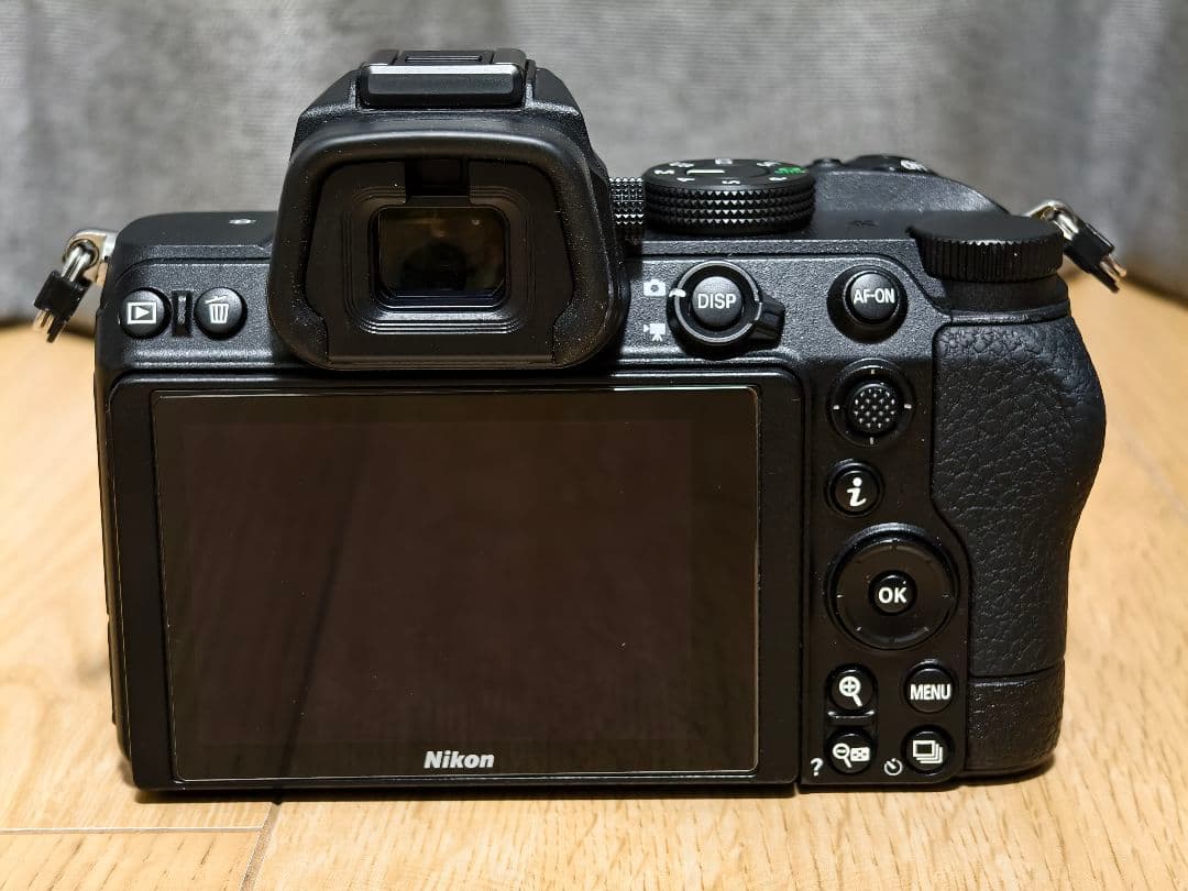Nikon Z5 ボディ ショット数18205回