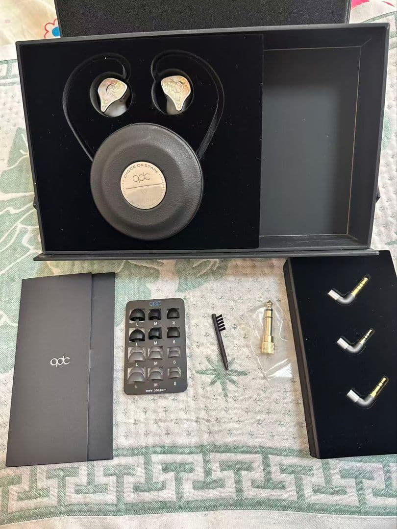 qdc Empress イヤホン ユ二バ一サルモデル - メルカリ