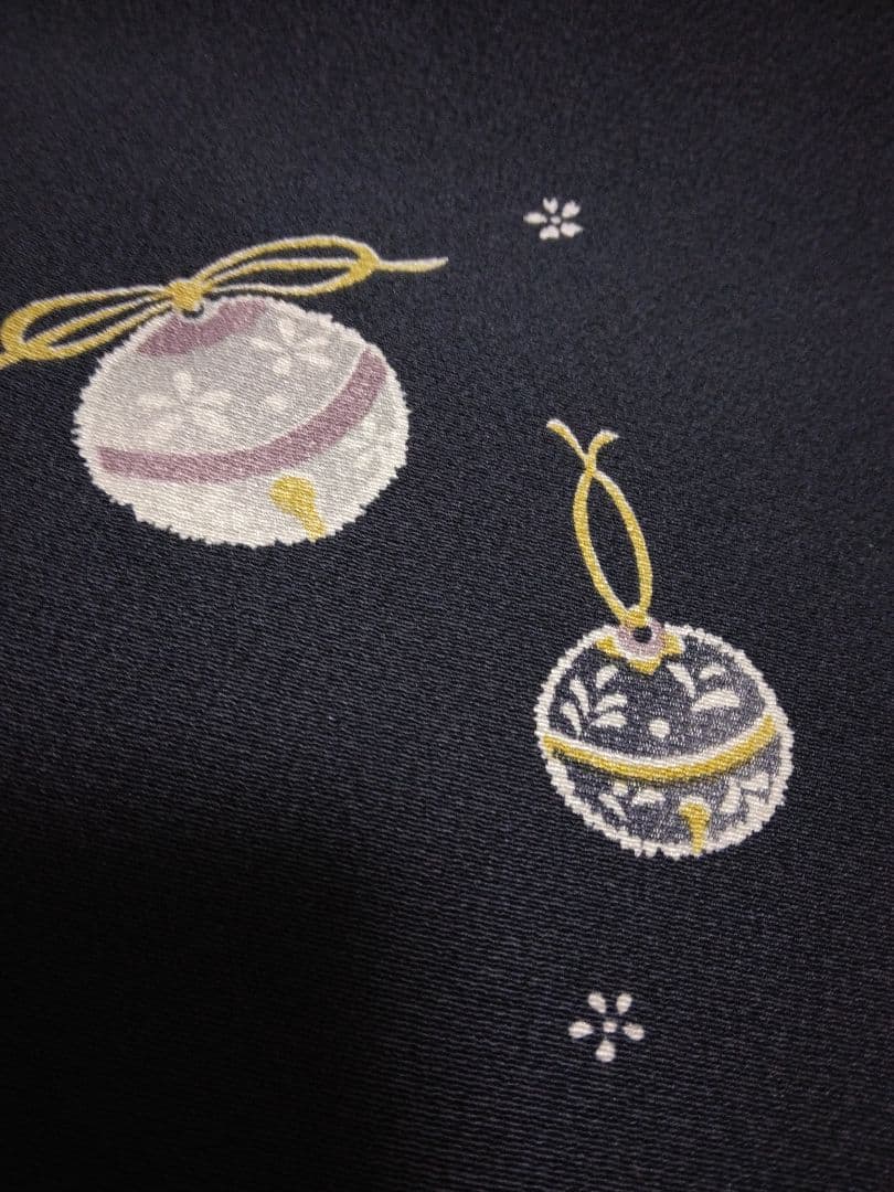 小紋 紺色 鈴柄模様日本製絹100%1反分（長羽織にもいい～) - メルカリ