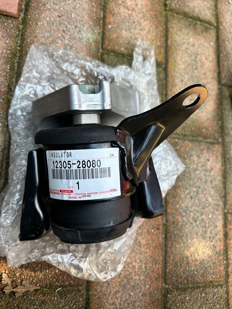 エンジンマウント 12305-28080 トヨタ（TOYOTA） 純正 12305-28080 インシュレーター エンジン