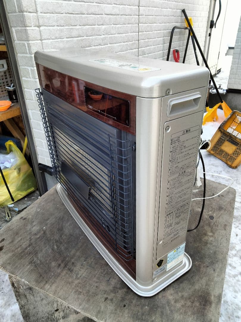 札幌発引き取り及び近郊配達限定出品コロナFF床暖対応石油ストーブ2013