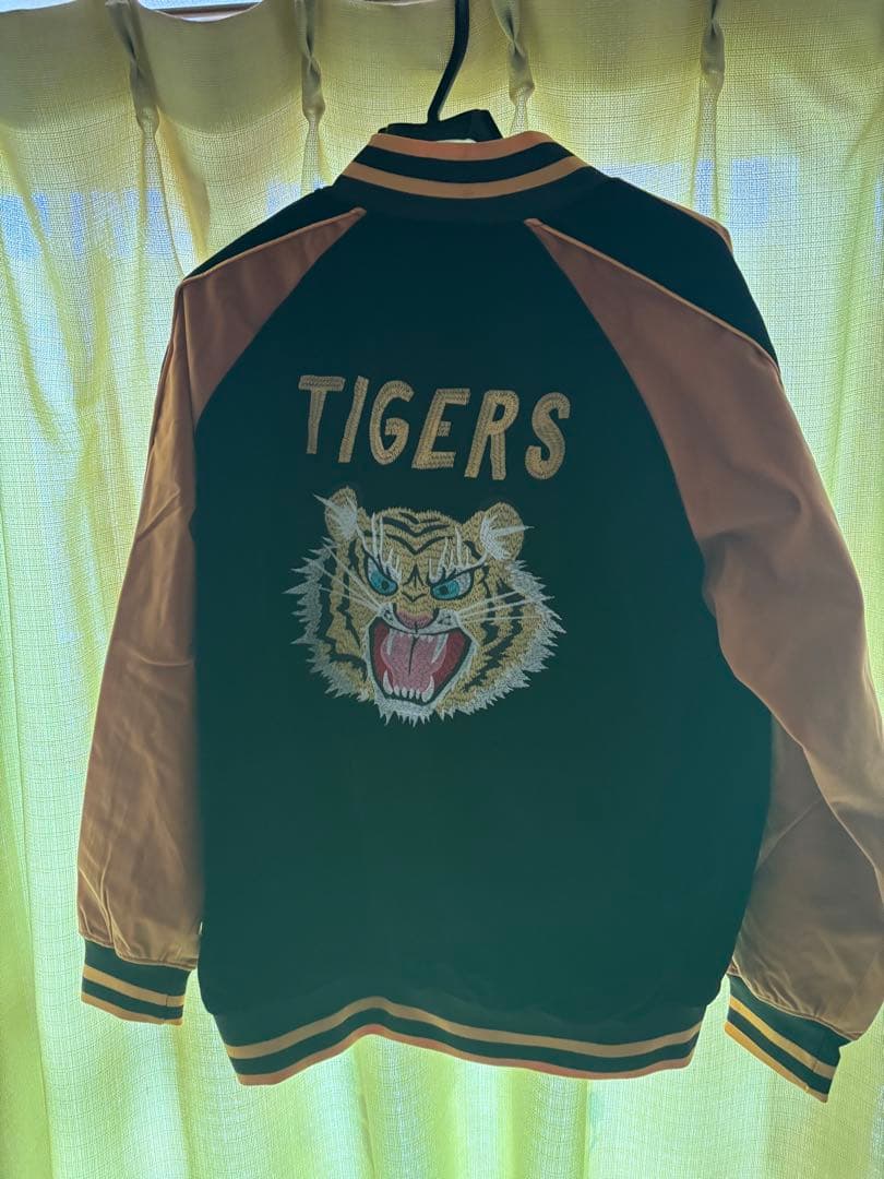 ぴ*ん様 阪神タイガース 別珍風タイガーススカジャン サイズO - メルカリ