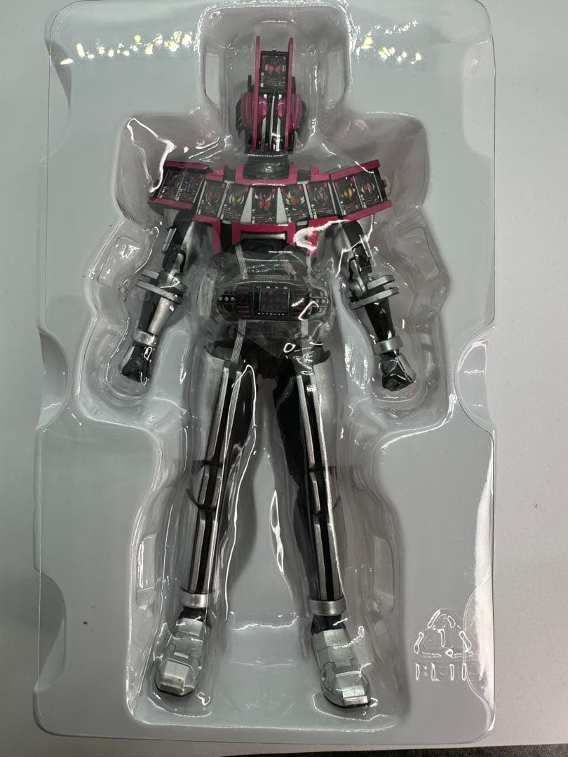 S.H.Figuarts 真骨彫製法 仮面ライダーディケイドコンプリートフォーム