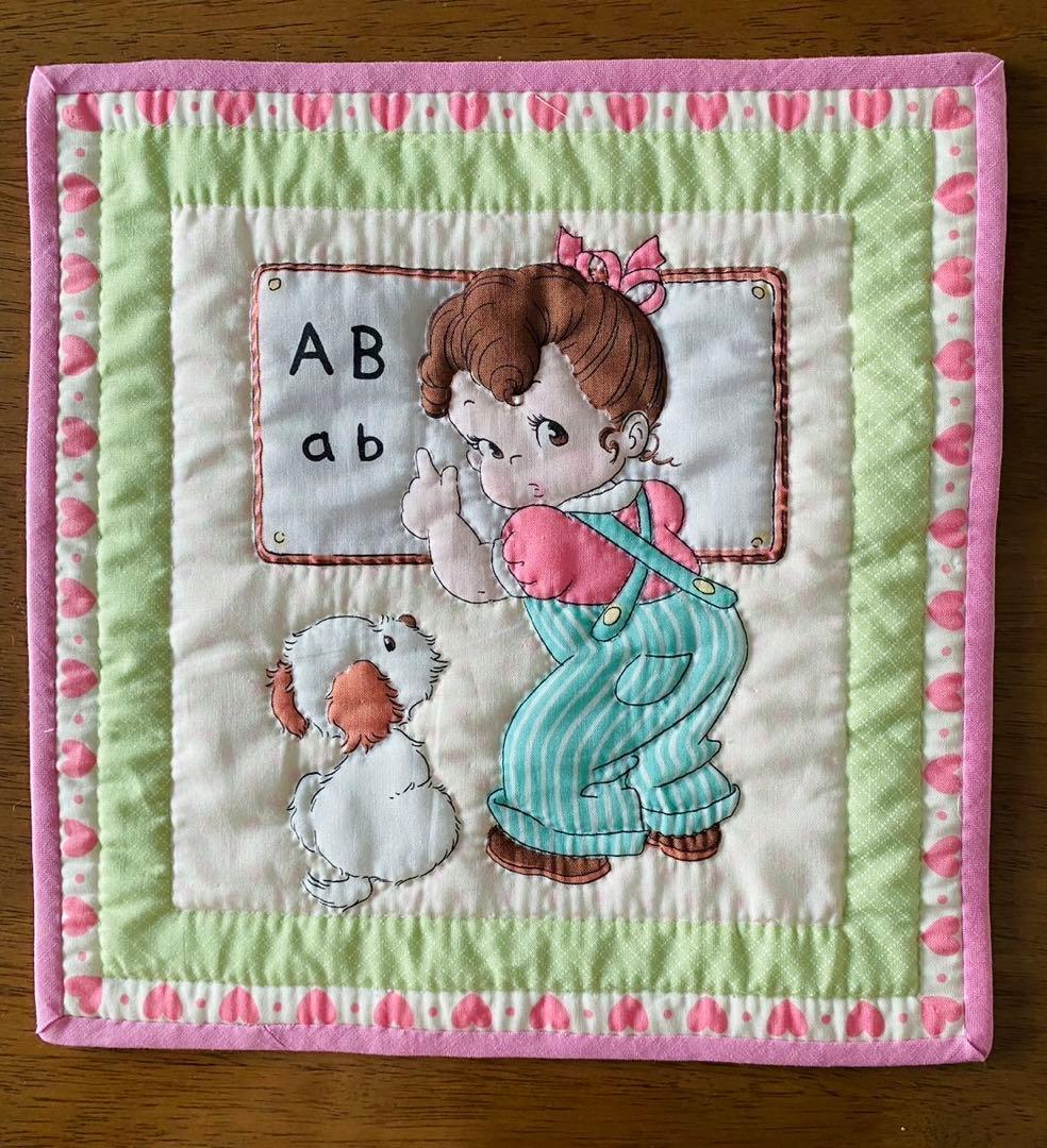 パッチワークキルト 女の子とヘキサゴンのキルト - メルカリ