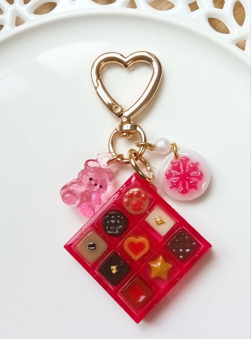 メンカラ チャーム 赤 宮舘涼太 イメージ SnowMan - メルカリ