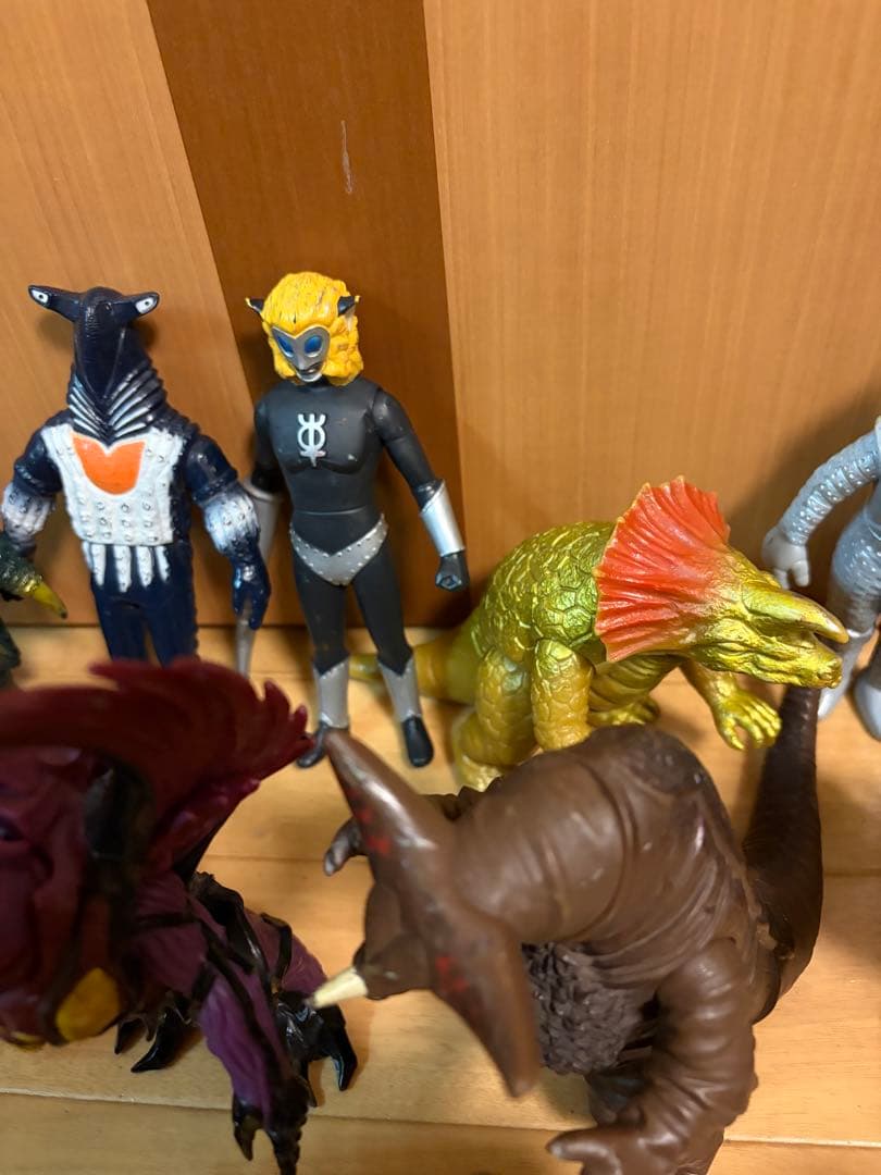 特撮 怪獣 フィギュア セット 多数 - メルカリ
