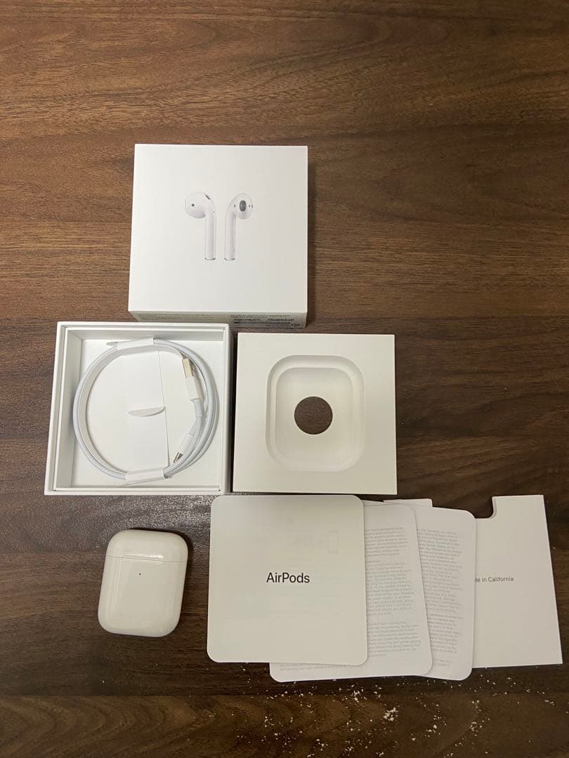 ジャンク】Apple AirPods 第2世代 箱 説明書 充電ケーブル付き - メルカリ