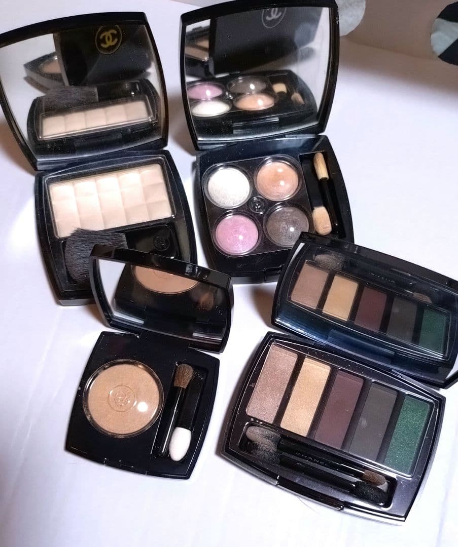 シャネル 【4点セット】 中古品 アイシャドウ フェイスパウダー CHANEL（シャネル） レ キャトル オンブル アイシャドウ 4色 コスメ