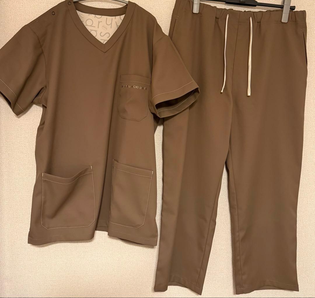 クラシコ スクラブ パンツ セット サダハルアオキ ブラウン - メルカリ