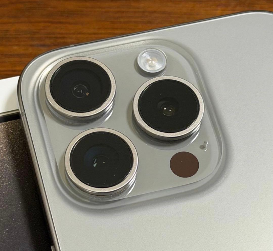 iPhone 15 pro 512GB ナチュラルチタニウム SIMフリー 美品