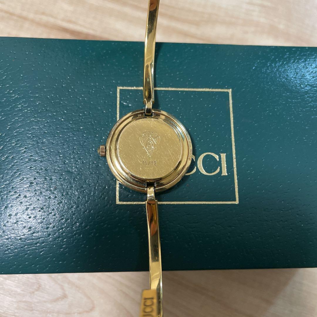 クォーツ 白文字盤 チェンジベゼル全10色 GUCCI