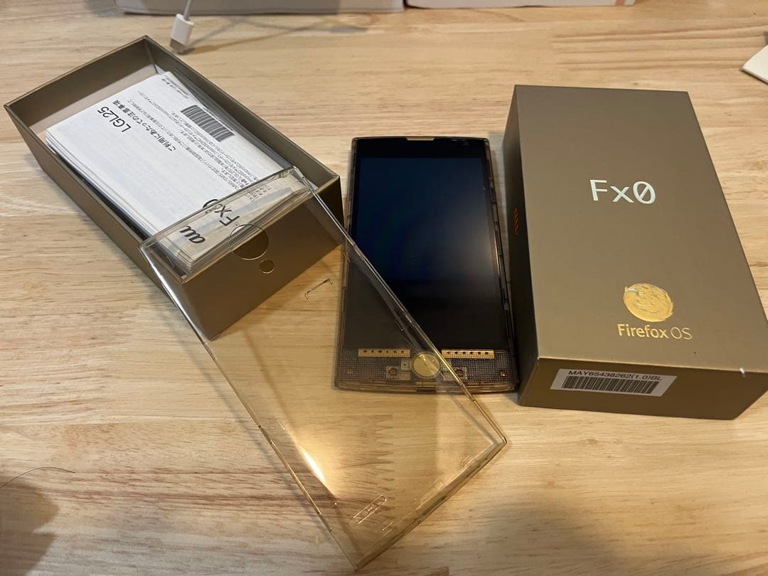 【希少品】Fx0 LGL25 背面ツヤ加工初回限定ケース同梱 firefoxos 希少品】Fx0 LGL25 背面ツヤ加工初回限定版 Firefox OS搭載 - メルカリ