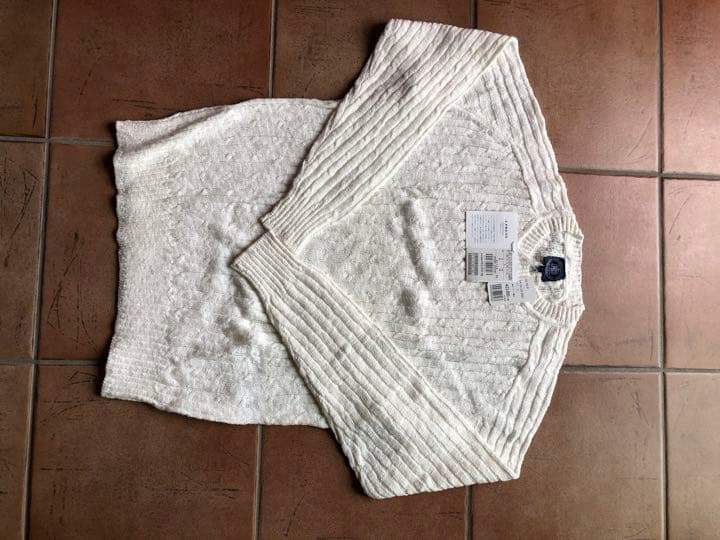 気にいって購入しましたがサイズが合わなかったので出品します