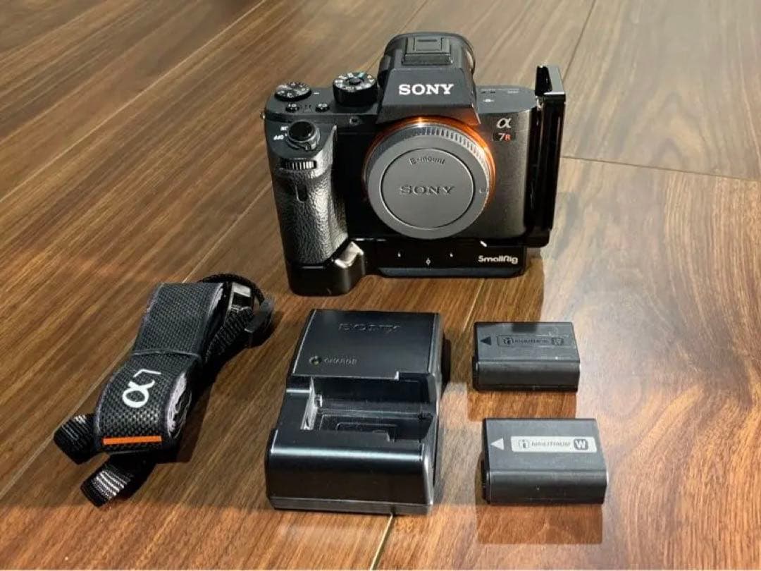 【美品】SONY α7RII ボディ シャッター数少 液晶美品 α7R II | デジタル一眼カメラα（アルファ） | ソニー