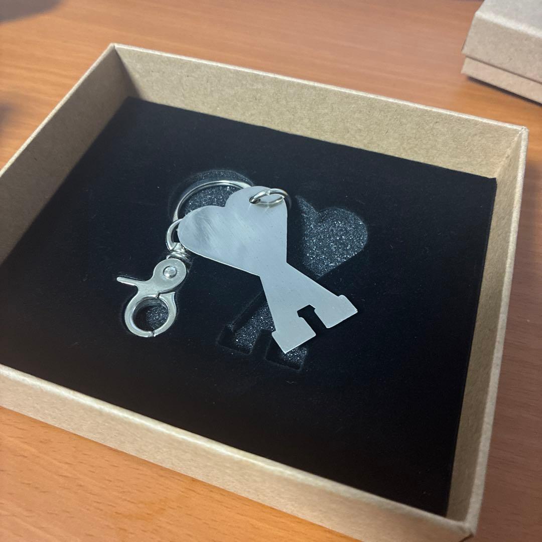 アミパリス ロゴ ハート メタルキーリング キーホルダー 箱なし