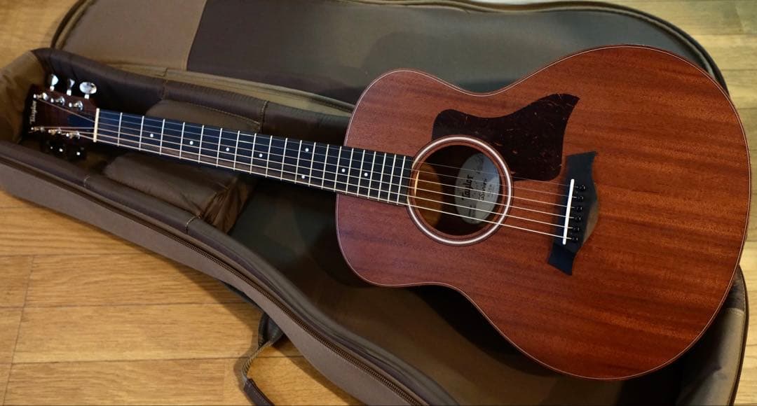 Taylor GS mini-e Mahogany ピックアップ付 Taylor GS Mini-e Mahogany Acoustic Guitar