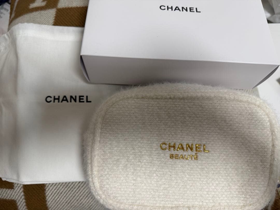 ♡CHANELクリスマスコフレ　トータルルックセット2024♡シャネル シャネル］トータル ルック セット［2024年11月発売］ | 美的.com