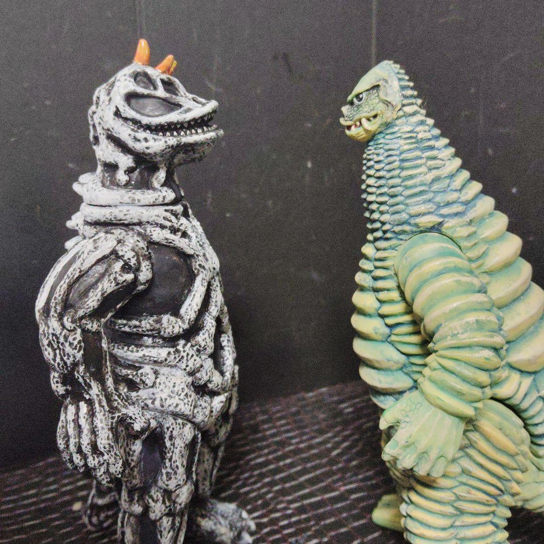 ウルトラ怪獣旧型ソフビシーボーズ.エレキング.レッドキング - メルカリ