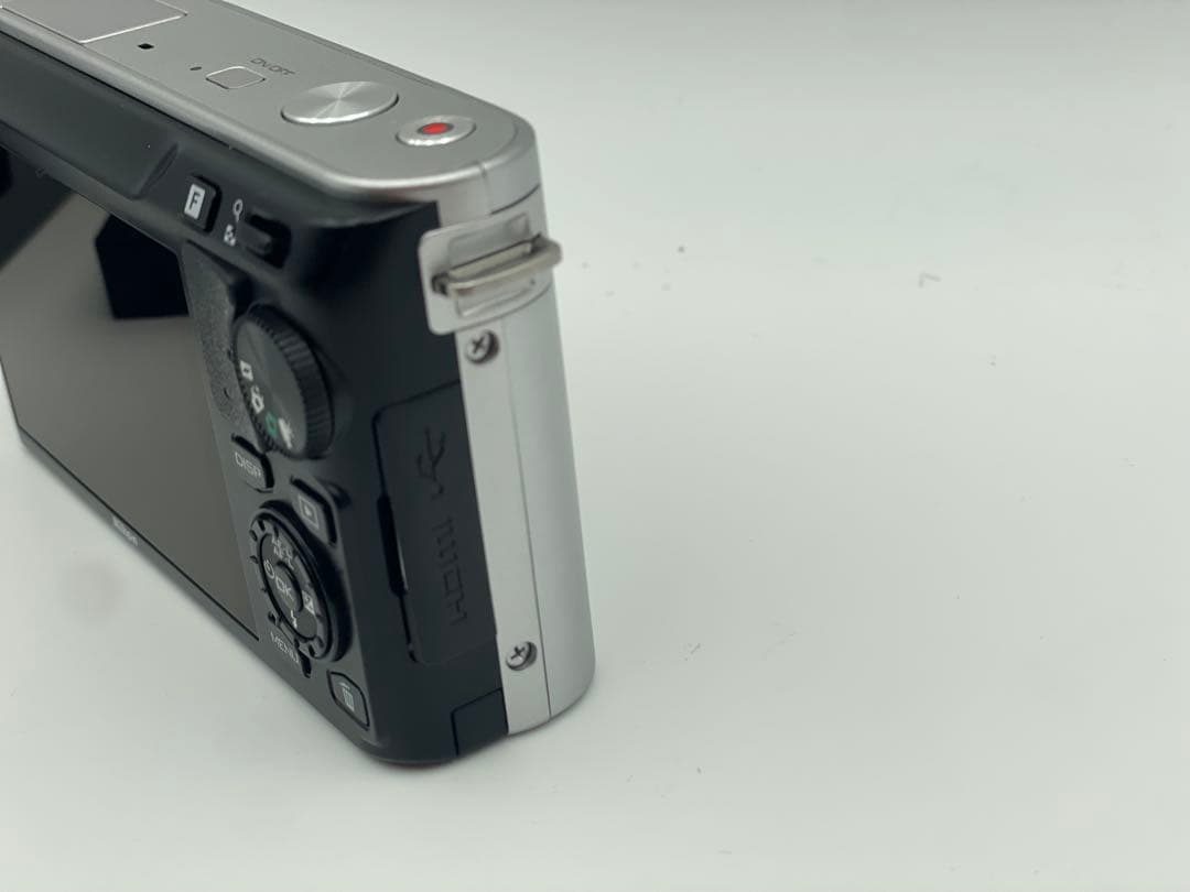 Nikon 1 J1 ミラーレスカメラ シルバー 本体のみ 動作確認OK - メルカリ