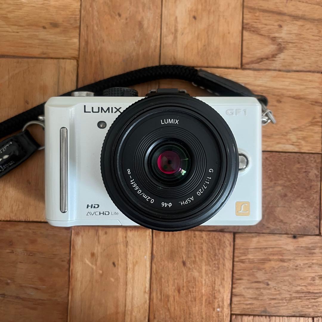 LUMIX GF1 ホワイト 20mm F1.7 単焦点レンズ付き - デジタルカメラ快適