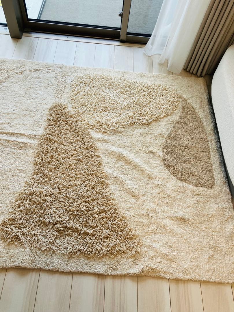 新品未使用 KANADEMONO アイボリー ラグ デザイン性 オシャレ