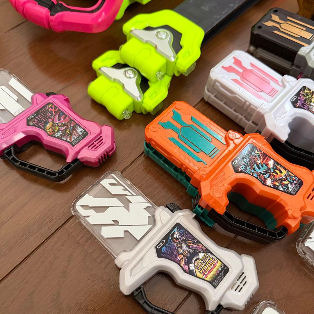 仮面ライダーエグゼイド変身ベルトDXゲーマドライバー ガシャット