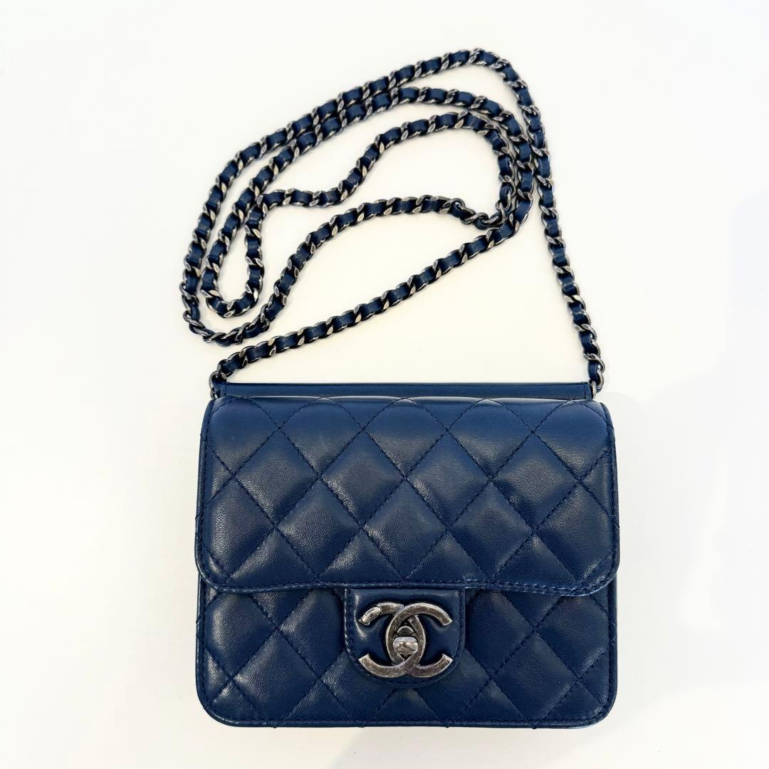 シャネル ネイビー チェーンウォレット ラムスキン マトラッセ - メルカリ