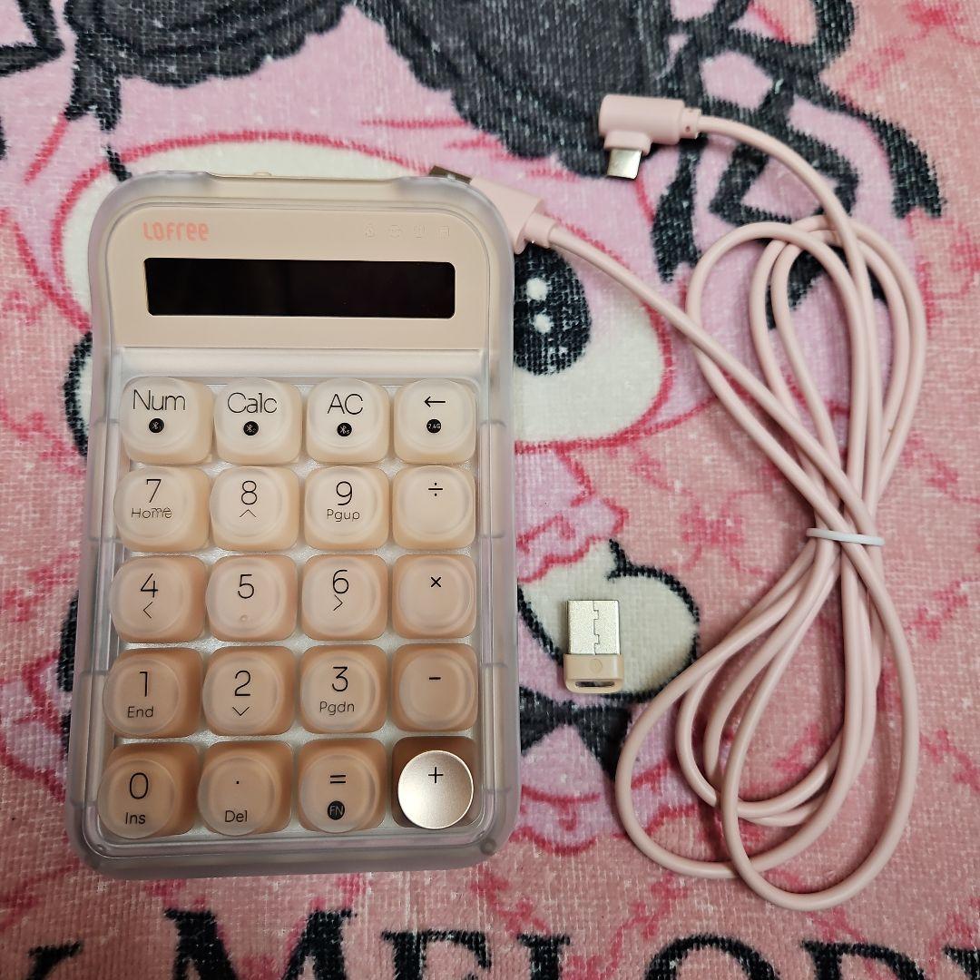 お得♡♡未使用、LOfree.電卓ピンク、リキッドファンデーション