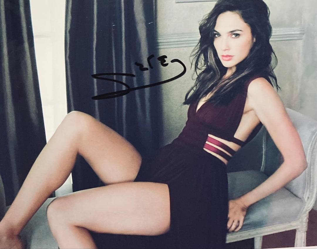 ガル・ガドット 直筆サイン入り写真 ワンダーウーマン nw2 - メルカリ