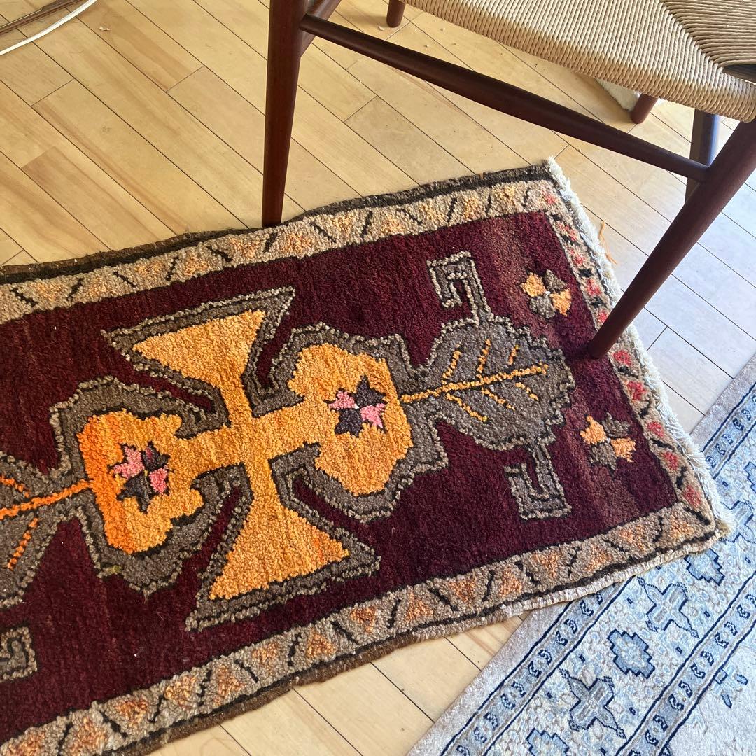 【りょう】トライバルラグ　グランピエ　115㎝×59㎝