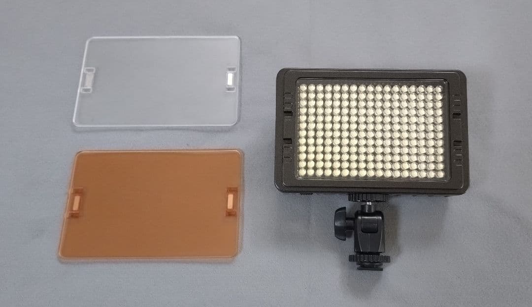 UTEBIT PT-204S LEDビデオライト バッテリー２本、充電器付き 1*N5Mp3IQSkPul591CSSPSiQ.jpeg