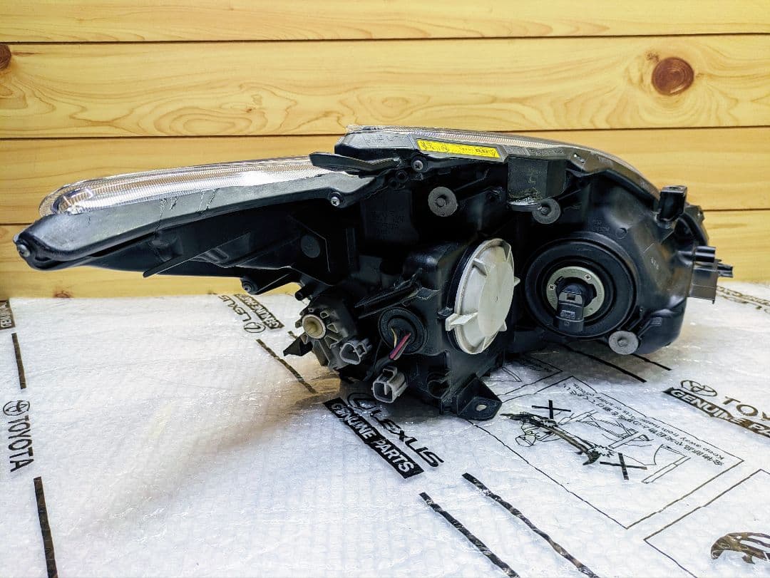 30プリウス 後期 ヘッドライト イカリング シーケンシャル ZVW30