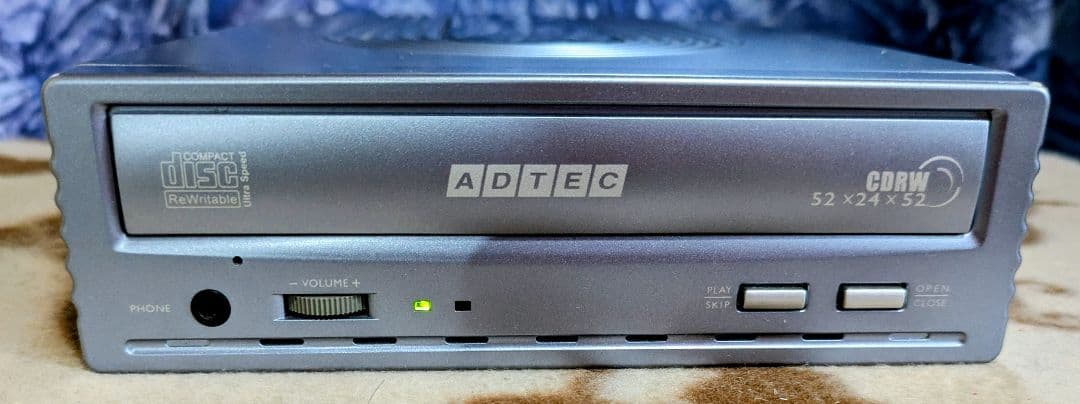 ADTEC 52倍速CD−R/RWドライブAD−RW5224EU2 レトロ